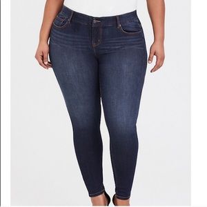 Torrid Bombshell Skinny Jeans Dark Wash Size 12R